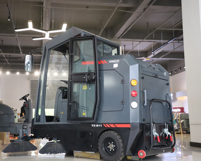 駕駛式掃地機(jī) 駕駛式掃地機(jī)