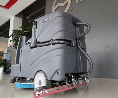 駕駛式洗地機 駕駛式洗地機